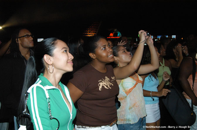 Other Photos - Red Stripe Reggae Sumfest 2005 - International Night #2 - July 23th, 2005 - Negril Travel Guide, Negril Jamaica WI - http://www.negriltravelguide.com - info@negriltravelguide.com...!