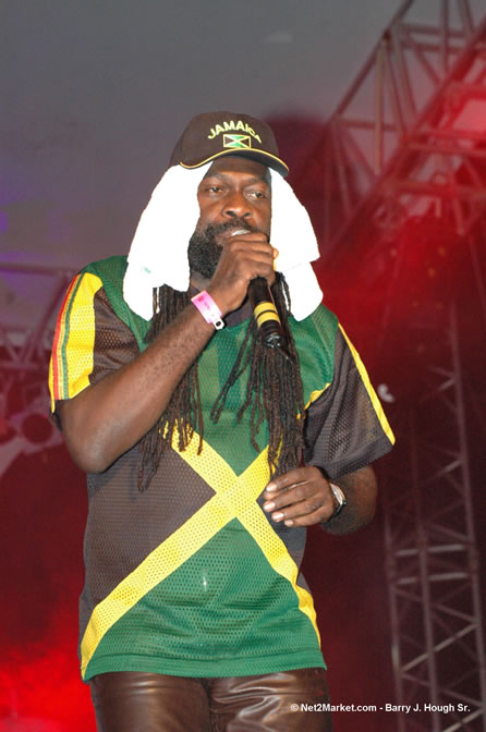 Tarrus & Jimmy Riley [Father & Son] - Red Stripe Reggae Sumfest 2005 - International Night #2 - July 23th, 2005 - Negril Travel Guide, Negril Jamaica WI - http://www.negriltravelguide.com - info@negriltravelguide.com...!