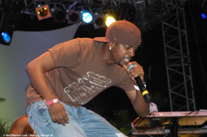 Voicemail - Red Stripe Reggae Sumfest 2005 - Dancehall Night - July 21th, 2005 - Negril Travel Guide, Negril Jamaica WI - http://www.negriltravelguide.com - info@negriltravelguide.com...!