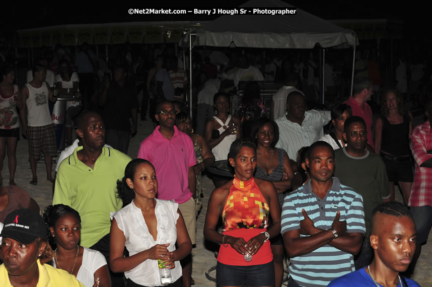 Reggae Sumfest Beach Party at Tropical Beach, Montego Bay - Sunday, July 13, 2008 - Negril Travel Guide, Negril Jamaica WI - http://www.negriltravelguide.com - info@negriltravelguide.com...!