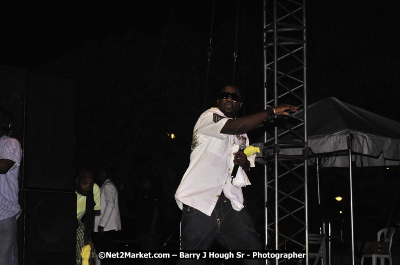 Bonafide @ Red Stripe Reggae Sumfest 2008 International Night 2, Catherine Hall, Montego Bay - Saturday, July 19, 2008 - Reggae Sumfest 2008 July 13 - July 19, 2008 - Photographs by Net2Market.com - Barry J. Hough Sr. Photojournalist/Photograper - Photographs taken with a Nikon D300 - Negril Travel Guide, Negril Jamaica WI - http://www.negriltravelguide.com - info@negriltravelguide.com...!