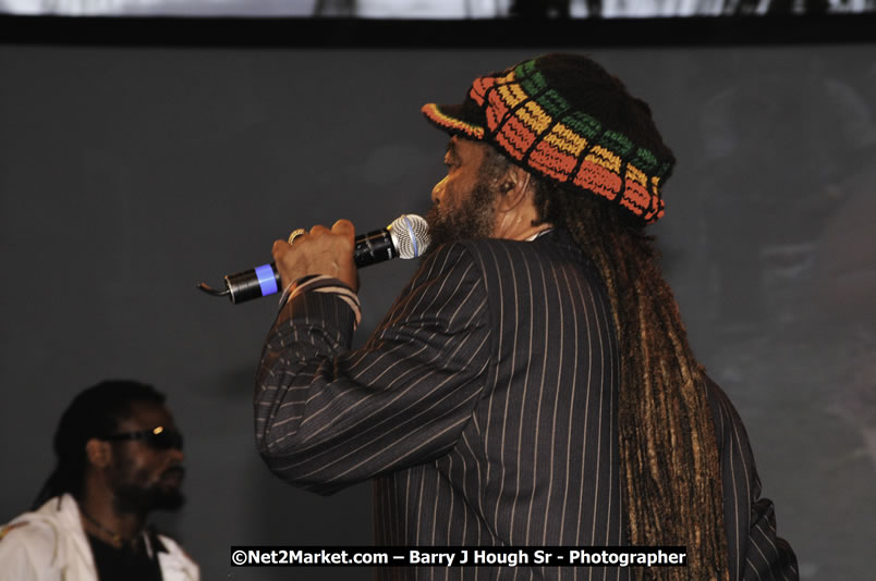 John Holt @ Red Stripe Reggae Sumfest 2008 International Night 2, Catherine Hall, Montego Bay - Saturday, July 19, 2008 - Reggae Sumfest 2008 July 13 - July 19, 2008 - Photographs by Net2Market.com - Barry J. Hough Sr. Photojournalist/Photograper - Photographs taken with a Nikon D300 - Negril Travel Guide, Negril Jamaica WI - http://www.negriltravelguide.com - info@negriltravelguide.com...!