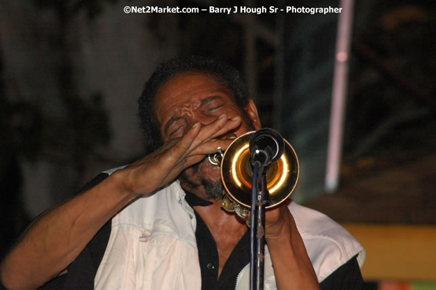 Tarrus Riley, Jimmy Riley, and Dwayne Stephensen - Money Cologne Promotions in association with "British Link Up" presents Summer Jam featuring She's Royal Tarrus Riley & Jimmy Riley - Plus Ras Slick, Sham Dawg, and Whiskey Bagio @ Roots Bamboo, Norman Manley Boulevard, Negril, Jamaica W.I. - Backed up Dean Fraser & The Hurricanne Band - MC Barry G and Rev. BB - July 25, 2007 - Negril Travel Guide.com, Negril Jamaica WI - http://www.negriltravelguide.com - info@negriltravelguide.com...!