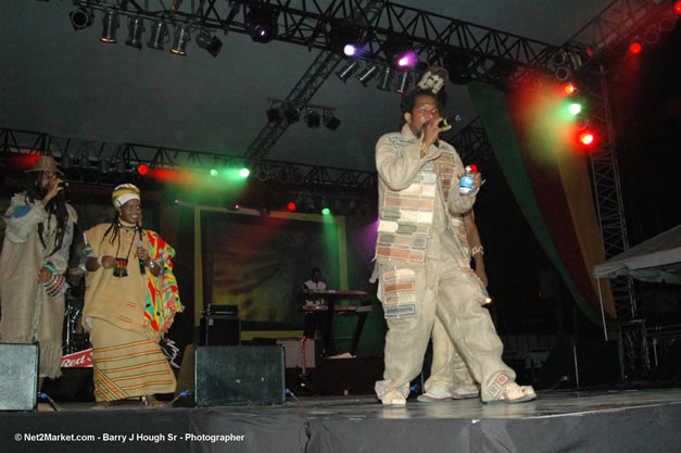 Izniga - Ignition - The Internation Fire Blazes - Friday, July 21, 2006 - Montego Bay, Jamaica - Negril Travel Guide, Negril Jamaica WI - http://www.negriltravelguide.com - info@negriltravelguide.com...!