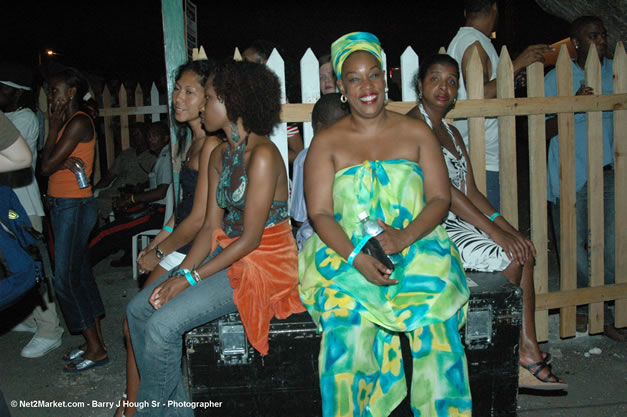 Venue & Audience - Ignition - The Internation Fire Blazes - Friday, July 21, 2006 - Montego Bay, Jamaica - Negril Travel Guide, Negril Jamaica WI - http://www.negriltravelguide.com - info@negriltravelguide.com...!