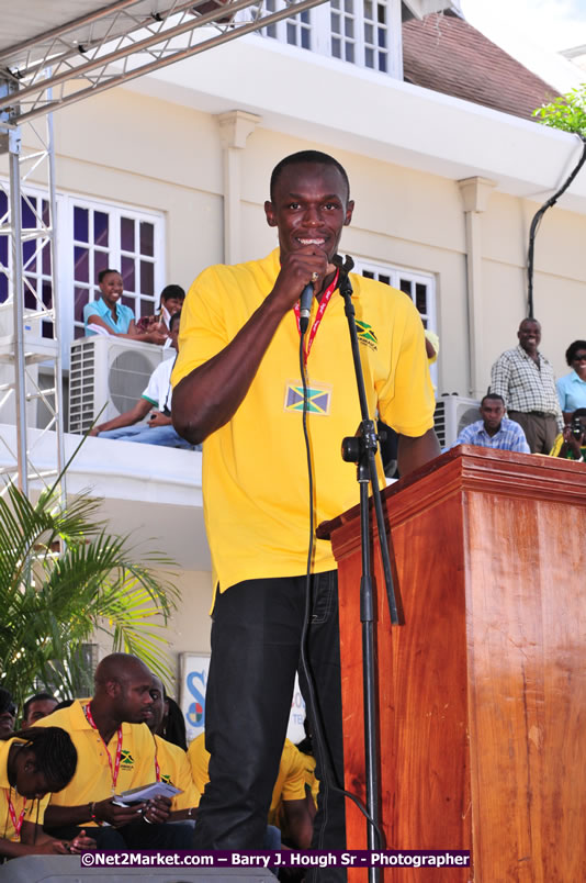 The City of Montego Bay Welcomes Our 2008 Olympians - Western Motorcade - Civic Ceremony - A Salute To Our Beijing Heros - Sam Sharpe Square, Montego Bay, Jamaica - Tuesday, October 7, 2008 - Photographs by Net2Market.com - Barry J. Hough Sr. Photojournalist/Photograper - Photographs taken with a Nikon D300 - Negril Travel Guide, Negril Jamaica WI - http://www.negriltravelguide.com - info@negriltravelguide.com...!